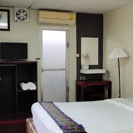 Born Guest House Chiang Mai Exteriör bild