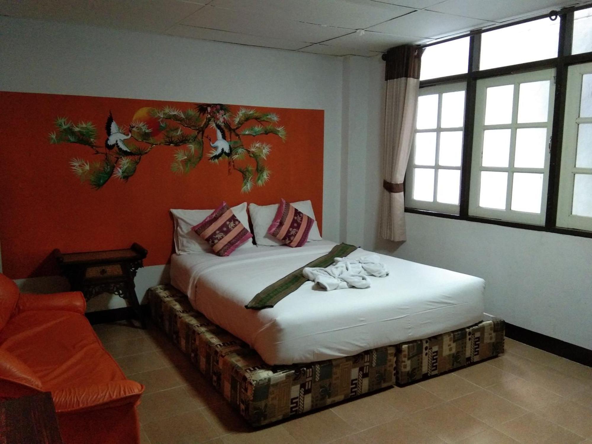 Born Guest House Chiang Mai Exteriör bild